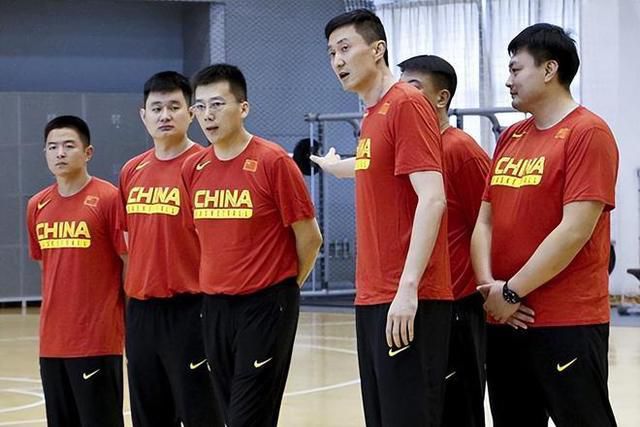一旁的陈泽楷无奈的叹了口气。